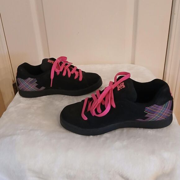 RARE DC Women's Pixie 4 Black & Pink Argyle Skateboard Shoes w Embroidered Logo - Picture 5 of 8